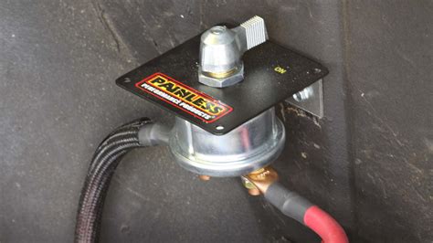 Turn <b>disconnect</b> located at cab floor to OFF position. . Kenworth battery disconnect switch location
